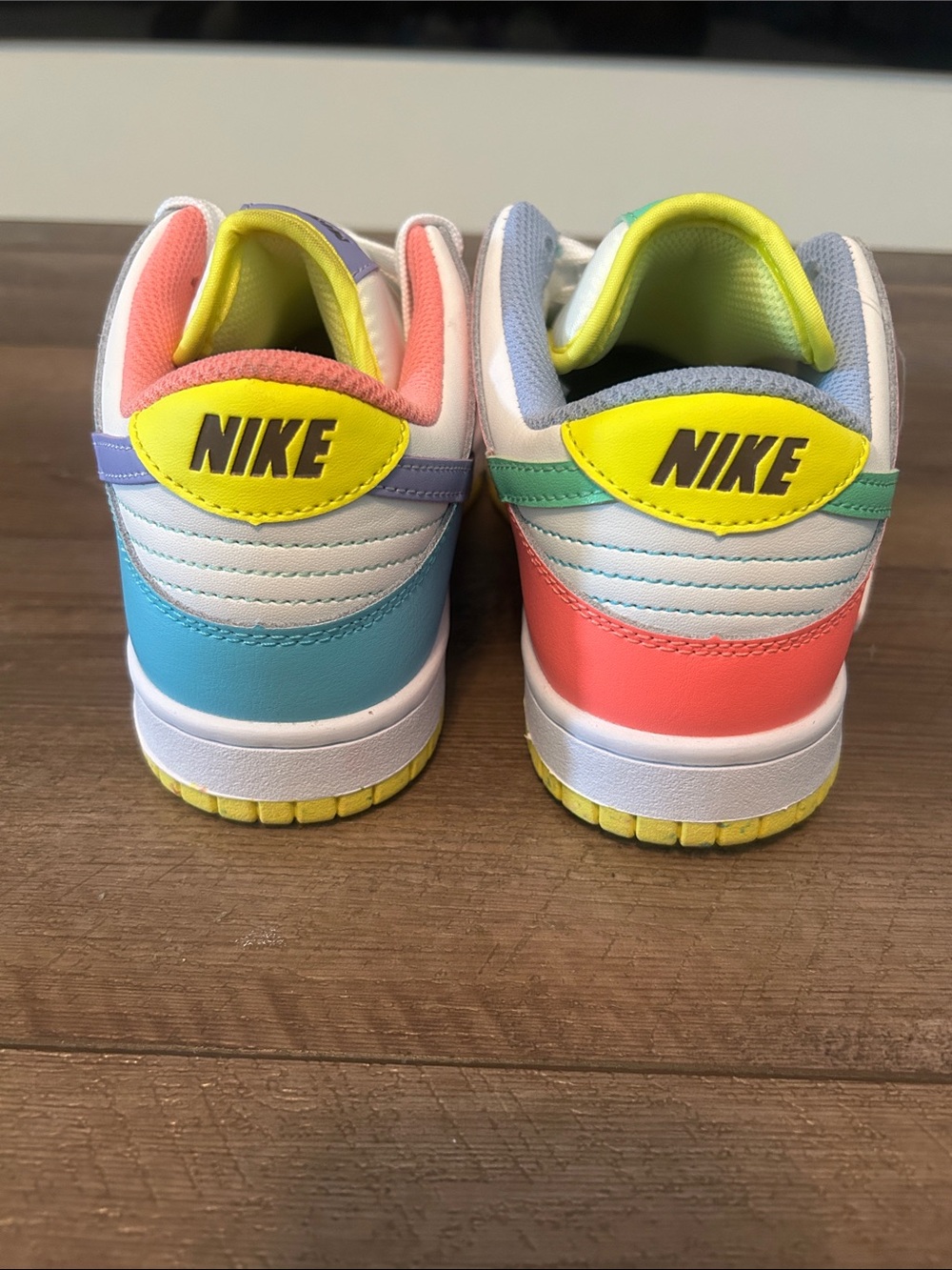 Nike Dunk Low SE "Easter Candy - Picture 6 of 7